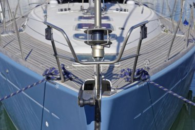 İtalya, Sicilya, Akdeniz, Marina di Ragusa; yelkenli tekne liman 