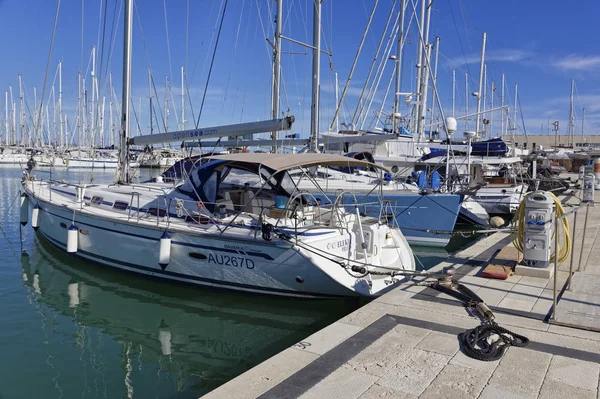 Itália Sicília Mar Mediterrâneo Marina Ragusa Abril 2018 Iates Luxo — Fotografia de Stock