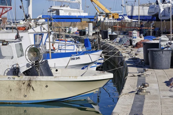 Włochy Sycylia Morze Śródziemne Marina Ragusa Kwietnia 2018 Łodzie Rybackie — Zdjęcie stockowe