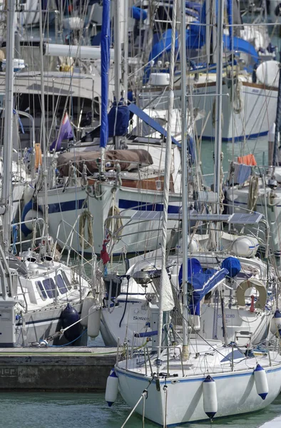Itália Sicília Mar Mediterrâneo Marina Ragusa Abril 2018 Veleiros Porto — Fotografia de Stock