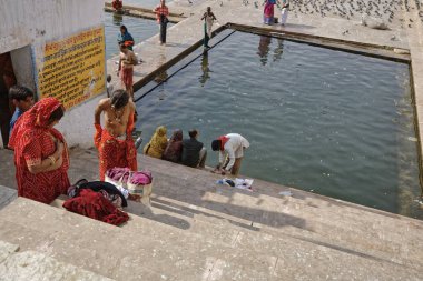 Hindistan, Rajasthan, Pushkar; 28 Ocak 2007, Hint insanlar kutsal göl - Editörden