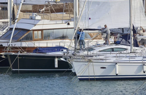 Italien Sicilien Medelhavet Marina Ragusa April 2018 Personer Som Arbetar — Stockfoto