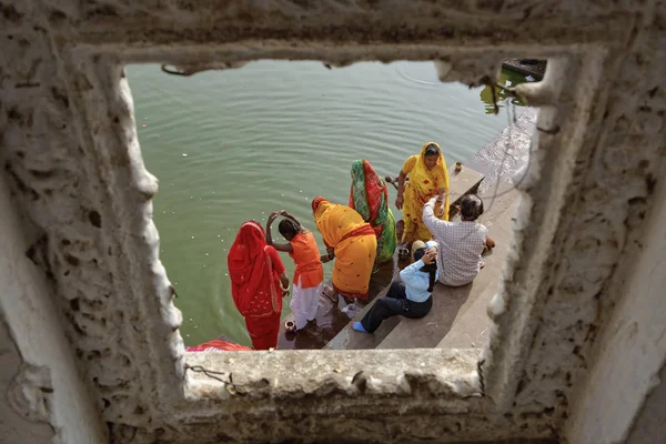 Pushkar Rajasthan India Januari 2007 Pelgrims Door Heilige Lake Redactie — Stockfoto