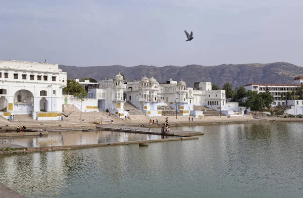 Indie Rajasthan Pushkar Poutníci Posvátné Jezero — Stock fotografie