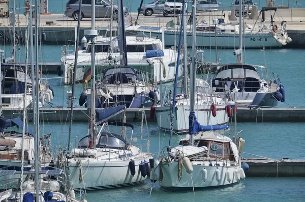 Italia Sicilia Mar Mediterráneo Marina Ragusa Mayo 2018 Veleros Puerto — Foto de Stock