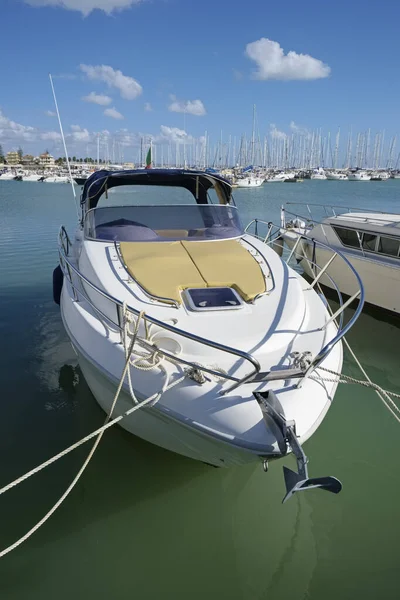 Italien Sicilien Medelhavet Marina Ragusa Ragusaprovinsen November 2019 Lyxbåtar Hamnen — Stockfoto