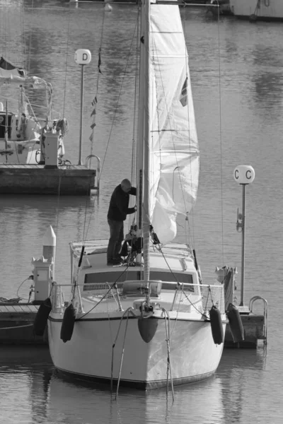 Italien Sizilien Mittelmeer Marina Ragusa Provinz Ragusa November 2019 Mann — Stockfoto