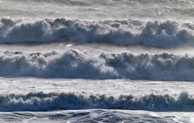 İtalya, Sicilya Kanalı, kışın sert Akdeniz