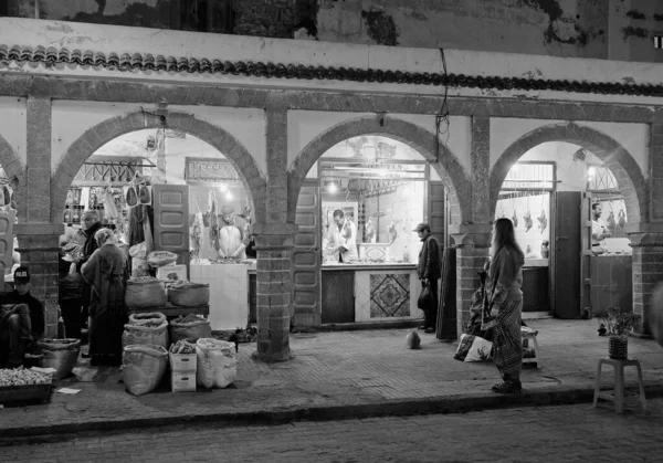 Марокко Эссауира Ноября 2019 Года Люди Покупают Еду Центральном Базаре — стоковое фото