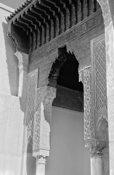 Μαρόκο Μαρακές Παλάτι Tombes Saadiennes Θέα Της Διακοσμημένης Εισόδου Του — Φωτογραφία Αρχείου