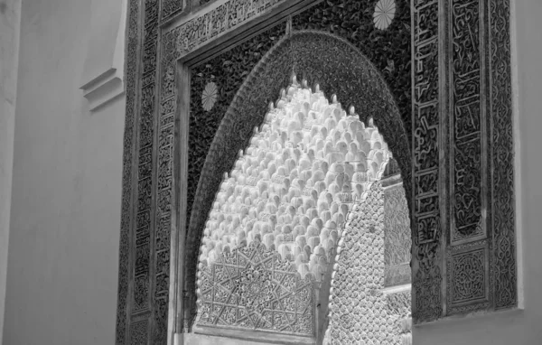 Marocko Marrakech Tombes Saadiennes Palace Utsikt Över Den Dekorerade Interiören — Stockfoto