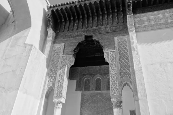 Morocco, Marrakech, Tombes Saadiennes Palace, view of the decorated entrance of the Palace