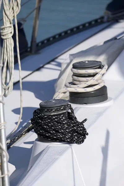 Italie Sicile Méditerranée Treuil Cordes Nautiques Sur Voilier Dans Port — Photo