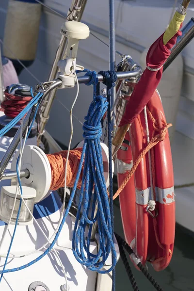 Itália Sicília Mar Mediterrâneo Novembro 2019 Guincho Cordas Náuticas Barco — Fotografia de Stock