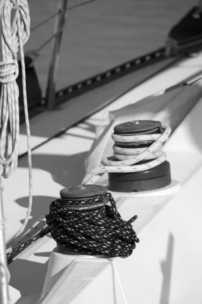 Italien Sizilien Mittelmeer Winde Und Nautische Seile Auf Einem Segelboot — Stockfoto