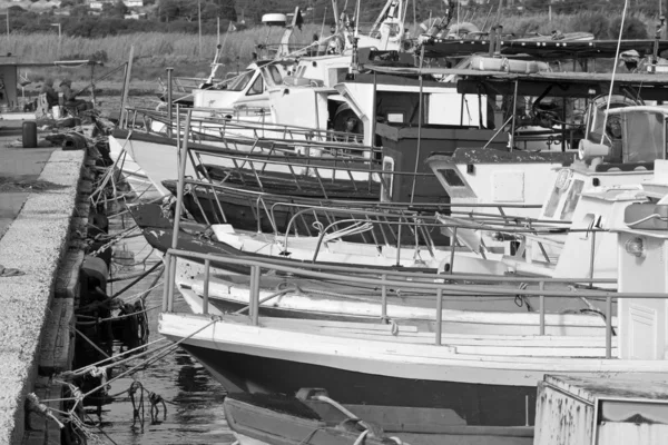 Ιταλία Σικελία Portopalo Capo Passero Τοπικά Αλιευτικά Σκάφη Στο Λιμάνι — Φωτογραφία Αρχείου