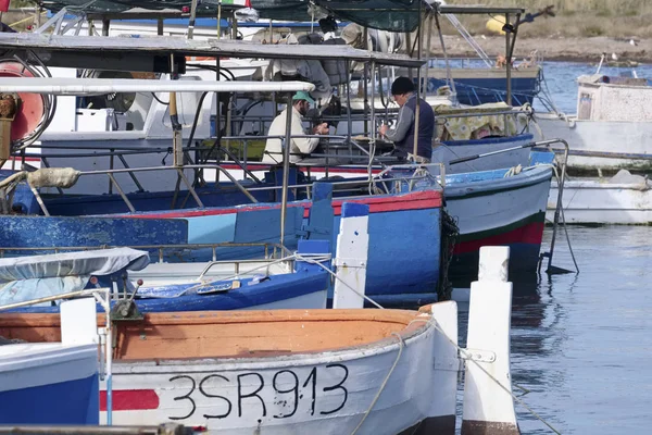 Италия Sicily Portopalo Capo Passero Ноября 2019 Люди Местные Рыболовные — стоковое фото