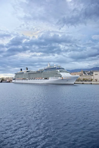 Italia Sicilia Messina Novembre 2012 Veduta Della Città Una Nave — Foto Stock