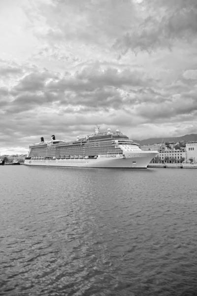 Italië Sicilië Messina November 2012 Uitzicht Stad Een Cruiseschip Haven — Stockfoto