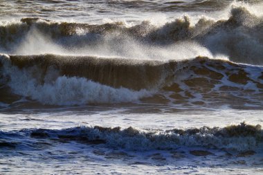 İtalya, Sicilya Kanalı, kışın sert Akdeniz
