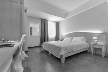 İtalya, Sicilya, Modica (Ragusa Eyaleti); 22 Eylül 2011, Hotel 'in yatak odası - Editör