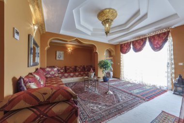 İtalya, Sicilya, Modica (Ragusa Eyaleti); 22 Eylül 2011, Hotel 'in Arap lüks dairesi - Editör