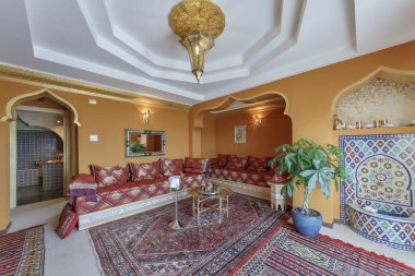 İtalya, Sicilya, Modica (Ragusa Eyaleti); 22 Eylül 2011, Hotel 'in Arap lüks dairesi - Editör