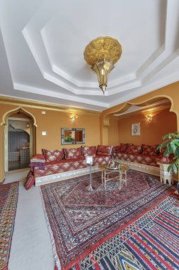 İtalya, Sicilya, Modica (Ragusa Eyaleti); 22 Eylül 2011, Hotel 'in Arap lüks dairesi - Editör