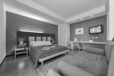 İtalya, Sicilya, Modica (Ragusa Eyaleti); 22 Eylül 2011, Hotel 'in yatak odası - Editör