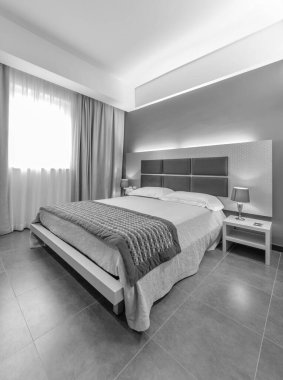 İtalya, Sicilya, Modica (Ragusa Eyaleti); 22 Eylül 2011, Hotel 'in yatak odası - Editör