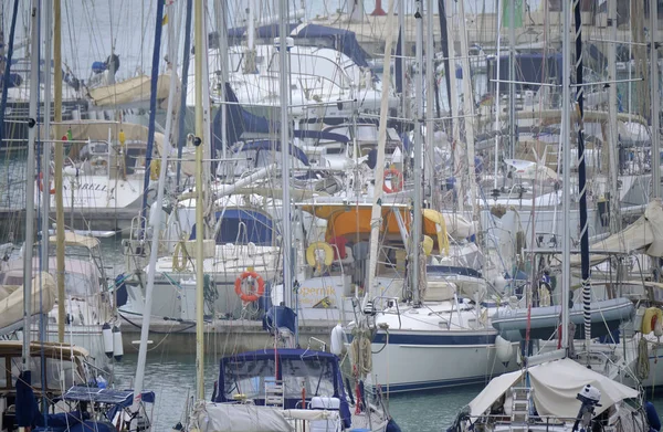 Italien Sicilien Medelhavet Marina Ragusa Ragusaprovinsen December 2019 Segelbåtar Hamnen — Stockfoto