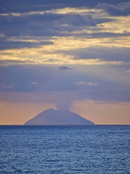 Ιταλία Σικελία Νησιά Του Αιόλου Isl Στρόμπολι Θέα Προς Ηφαίστειο — Φωτογραφία Αρχείου