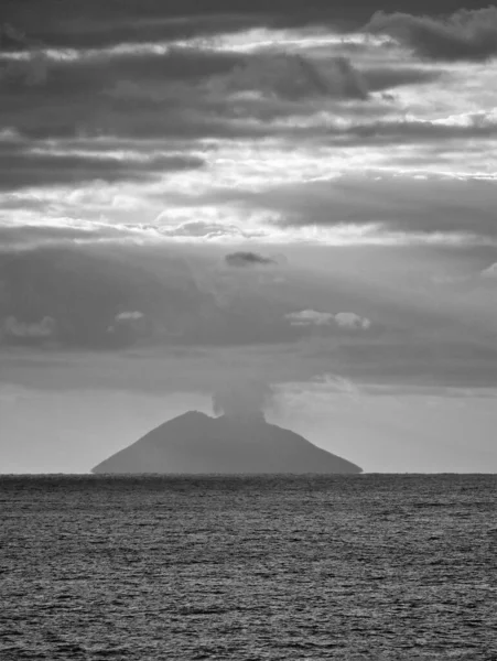 Italy Sicily Aeolian Islands Stromboli Isl View Volcano Sea — Stock Photo, Image