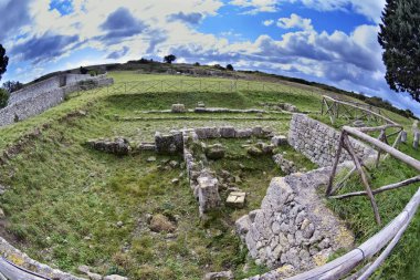 İtalya, Sicilya, Palazzolo Acreide (Syracuse Eyaleti), Yunan amfitiyatro kalıntıları
