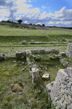 İtalya, Sicilya, Palazzolo Acreide (Syracuse Eyaleti), Yunan amfitiyatro kalıntıları