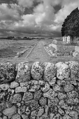 İtalya, Sicilya, Palazzolo Acreide (Syracuse Eyaleti), Yunan amfitiyatro kalıntıları