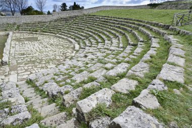 İtalya, Sicilya, Palazzolo Acreide (Syracuse Eyaleti), Yunan amfitiyatro kalıntıları