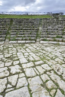 İtalya, Sicilya, Palazzolo Acreide (Syracuse Eyaleti), Yunan amfitiyatro kalıntıları