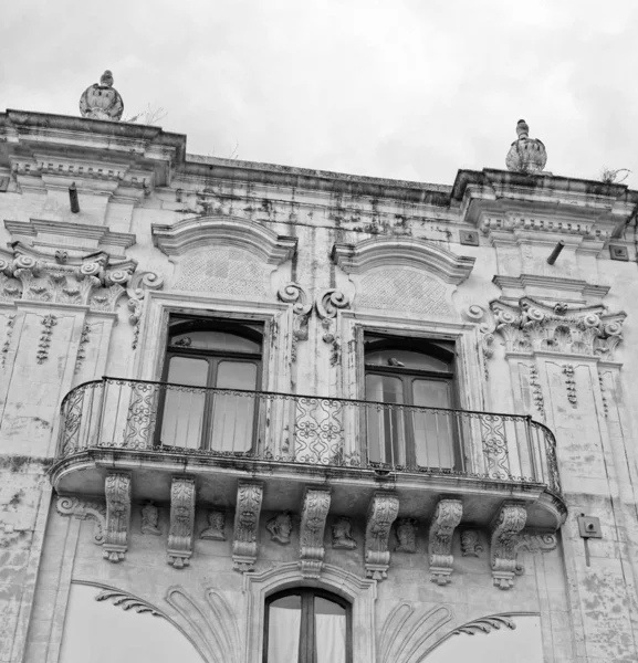 Italia Sicilia Palazzolo Acreide Siracusa Facciata Balcone Del Palazzo Liberty — Foto Stock