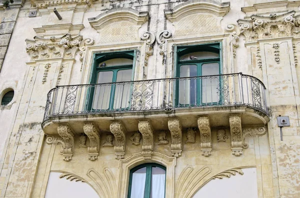 Włochy Sycylia Palazzolo Acreide Prowincja Syracuse Fasada Pałacu Wolności Balkon — Zdjęcie stockowe