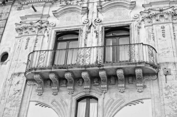 Italië Sicilië Palazzolo Acreide Provincie Syracuse Gevel Balkon Van Het — Stockfoto