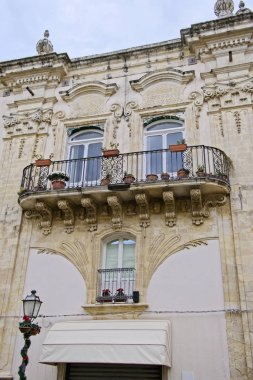 İtalya, Sicilya, Palazzolo Acreide (Syracuse Eyaleti), Judica Sarayı Özgürlük cephesi ve balkonu (Xviii yüzyılı)