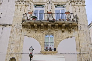 İtalya, Sicilya, Palazzolo Acreide (Syracuse Eyaleti), Judica Sarayı Özgürlük cephesi ve balkonu (Xviii yüzyılı)