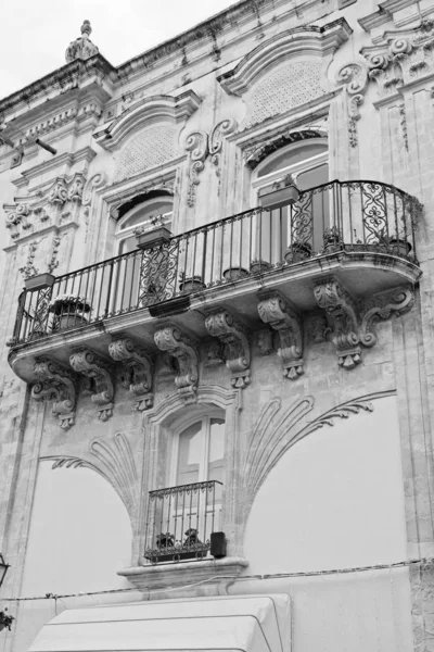 Włochy Sycylia Palazzolo Acreide Prowincja Syracuse Fasada Balkon Pałacu Judyki — Zdjęcie stockowe