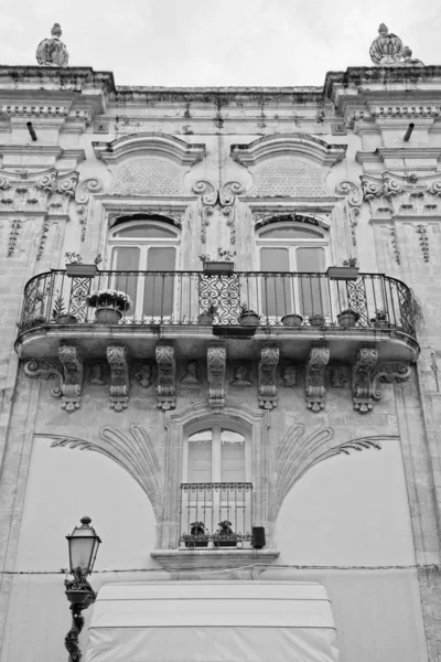 意大利 西西里 Palazzolo Acreide 锡拉库扎省 Judica Palace Liberty Facade Balcony — 图库照片