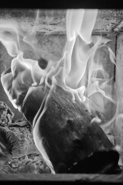 火的形状 火炉中燃烧的柴火 — 图库照片
