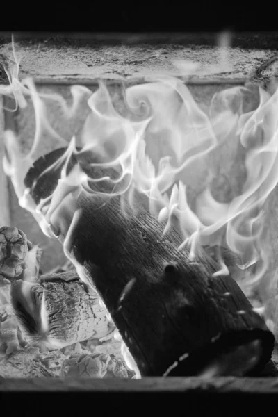 Kształty Ognia Palenie Drewna Opałowego Piecu — Zdjęcie stockowe