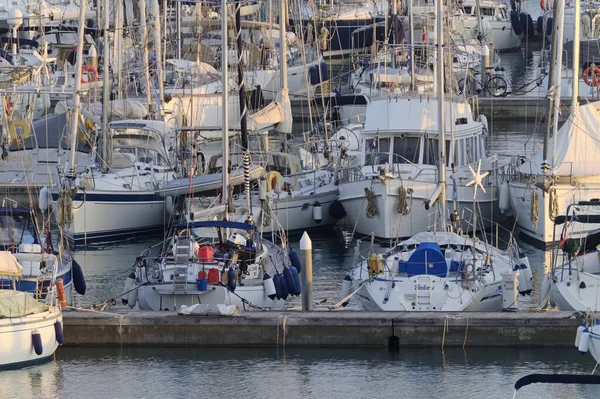 Itália Sicília Mar Mediterrâneo Marina Ragusa Janeiro 2020 Iates Luxo — Fotografia de Stock