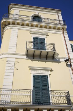 İtalya, Sicilya, Licata (Agrigento Eyaleti), şehir merkezindeki Özgürlük Sarayı cephesi ve balkonları (Xviii yüzyıl)