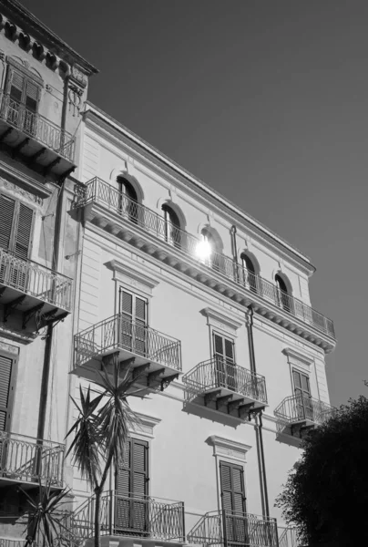 Italia Sicilia Licata Provincia Agrigento Fachada Palacio Liberty Balcones Centro —  Fotos de Stock